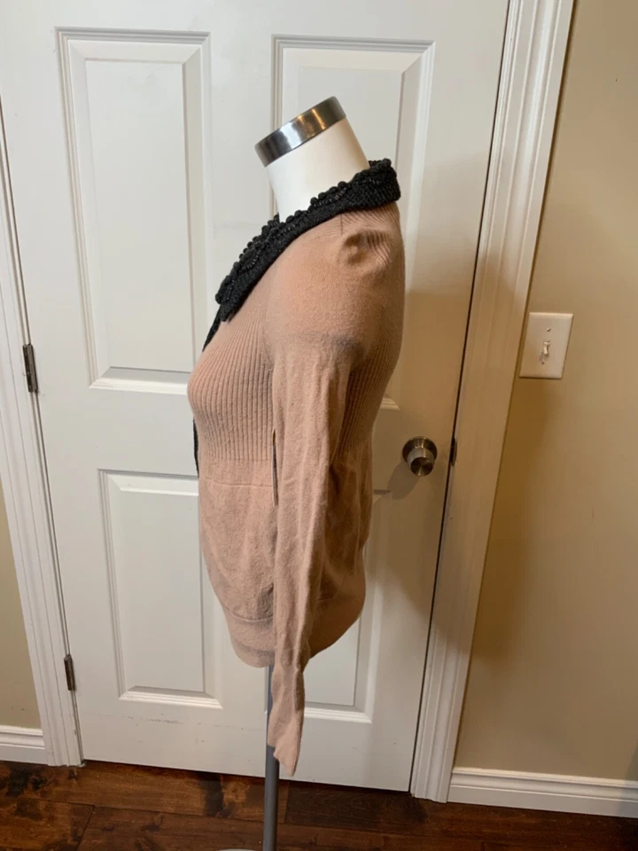 Cárdigan Field Flower Bronceado Tejido A Presión Botón con Cuello Texturizado Gris, Talla XS Foto 3 de 4