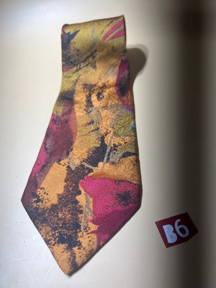 Corbata de seda Alcione para hombre de hoy hecha en Italia 57"x 4" Foto 2 de 4