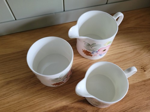 Wedgwood Meadow Sweet milk jug, Cream Jug and open sugar bowl - Picture 3 of 4