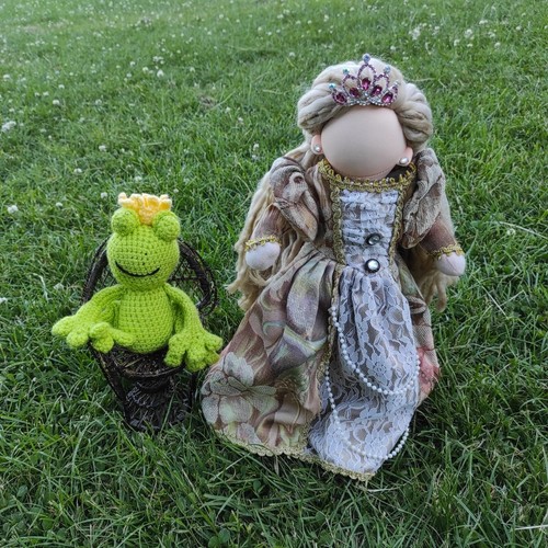Bambole artistiche La principessa e la rana, OOKK Ragdoll, Amigurumi fatte a mano rana verde - Foto 4 di 10