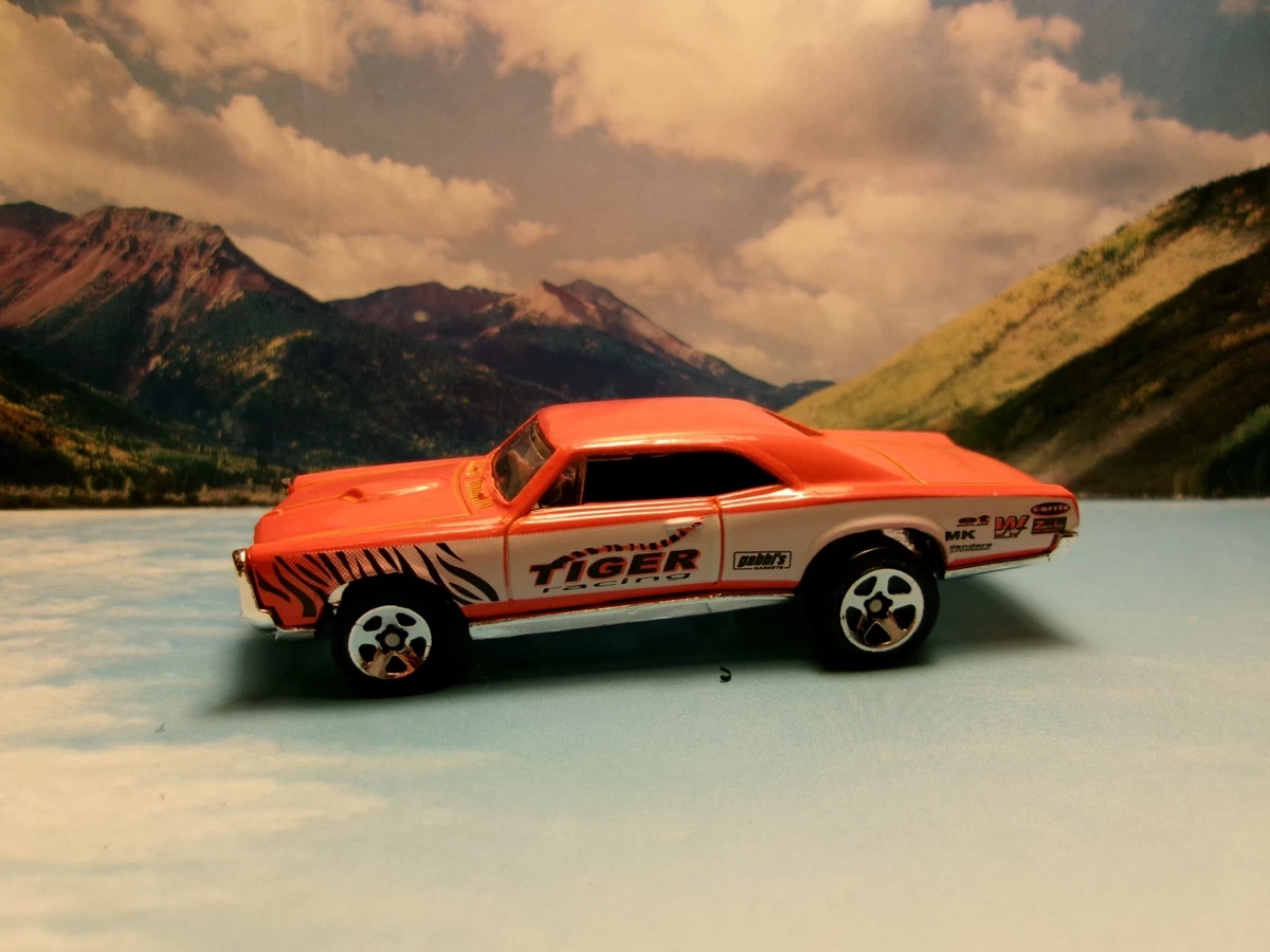 hot wheels 65 pontiac gto - 2015 - Corre Que Ta Baratinho