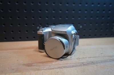 (J) FujiFilm FinePix S3000 Digital Camera Silver Tested Works