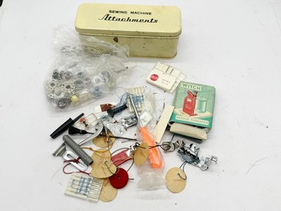 VINTAGE NÄHMASCHINENAUFSÄTZE BLECHNADELN SPULEN HEXE EINFÄDLER KONVOLUT
