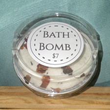 Luxurious Rose Scented Bath Bomb 5.5 oz