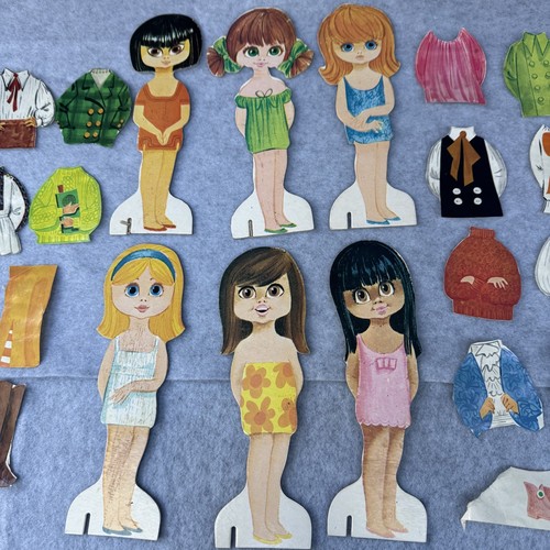 Vintage 1970s Paper Dolls Lot 6 Dolls 40+ Outfits Big Eyes Uncut Cutouts Toy