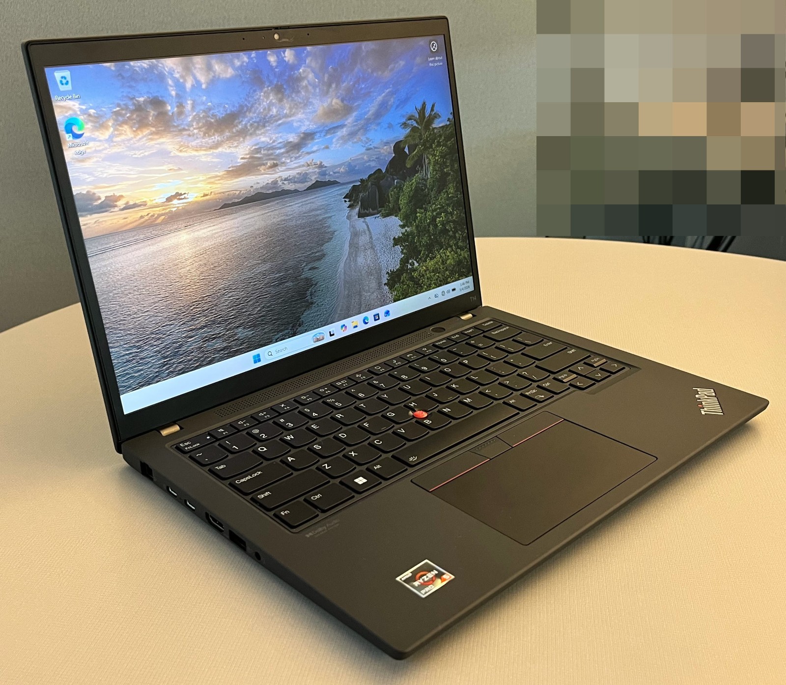 Lenovo ThinkPad T14, 14-Inch Laptop, with AMD Ryzen 5 Pro 6650U (6 cores), 256 GB SSD (Solid State Drive), Windows 11 Pro