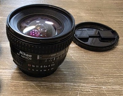 Nikon AF NIKKOR 20mm f/2.8D Wide-Angle Lens + nikon cicular Filter   good