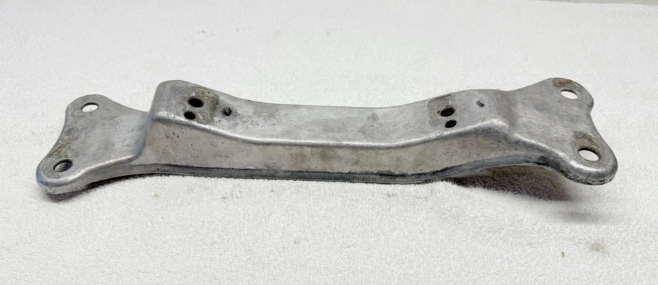 BMW E34 525i 520i M50 CAJA MANUAL SOPORTE TRANSMISIÓN TRAVESAÑO 1139036 Foto 2 de 4