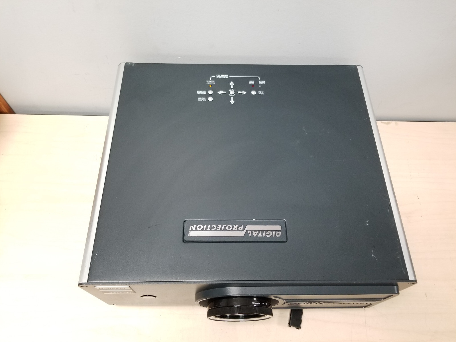 Digital Projection MVision 1080p260 Projector 1011 HOURS(NO REMOTE) 