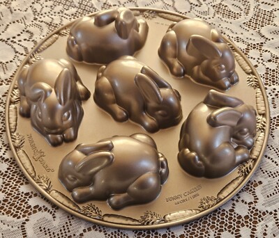 NEW BABY BUNNY NORDIC WARE CAKELET PAN SPRING SUMMER COLLECTION MADE IN  USA