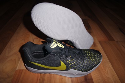 nike mamba instinct bred