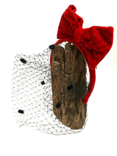 Authentic Red Valentino Italy Red Bow Velvet Headband - Picture 5 of 11