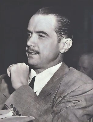 HOWARD HUGHES SIGNED PHOTO AUTOGRAPH ORIGINAL SIGNATURE POSTER 8.5X11 REPRINT