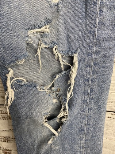 H&M &Denim Jeans Women's Size 30 Boyfriend Jeans Button Fly Heavy Distressed - Picture 5 of 9