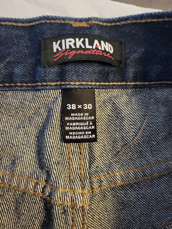Pantalones de mezclilla Kirkland Signature para hombre 38x30 azul algodón lavado oscuro calce regular Foto 3 de 4