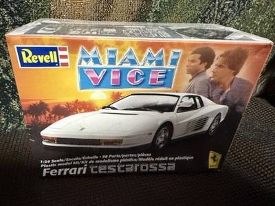 Miami Vice Ferrari Testarossa Revell-Monogram 1:24 Scale Model Kit TV Series Car