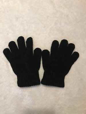 Winter Gloves in Black One Size Fit For Kids New Without Tags