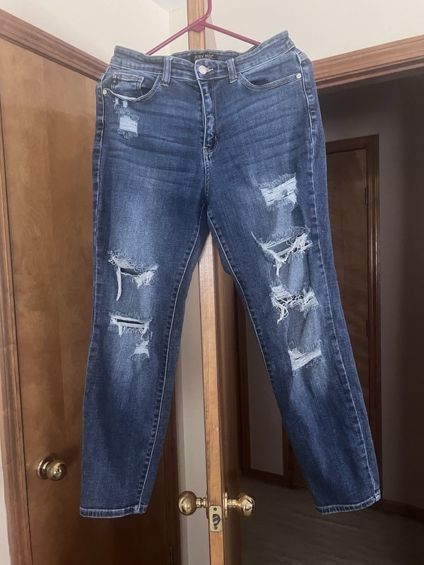 Judy Women's Blue Boyfriend Fit Jeans Size 7/28
