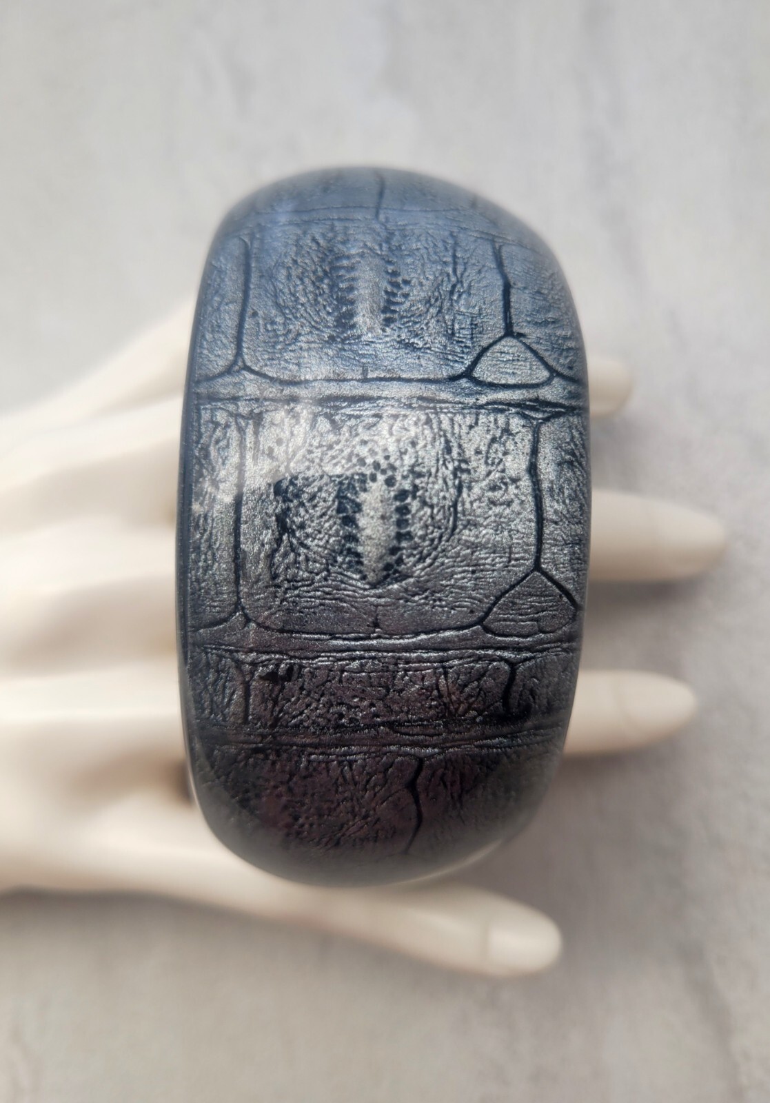 FAB! Chunky Silver Black Embossed Pattern Clear L… - image 1