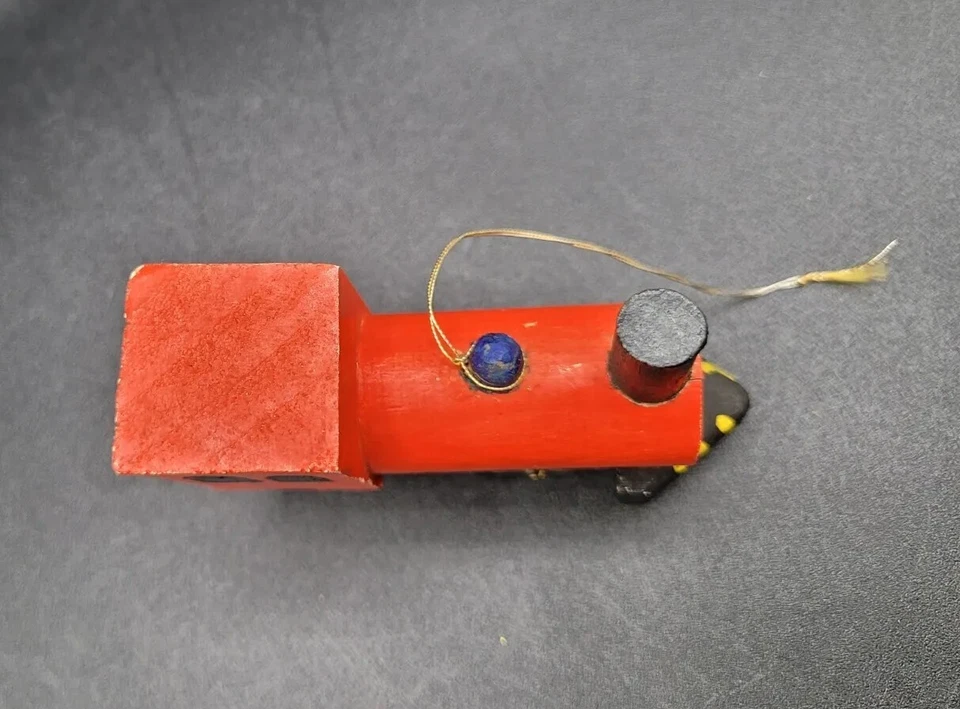 Adorno Tren Rojo Madera Vintage Navidad Hecho a Mano Pintado a Mano Foto 4 de 4