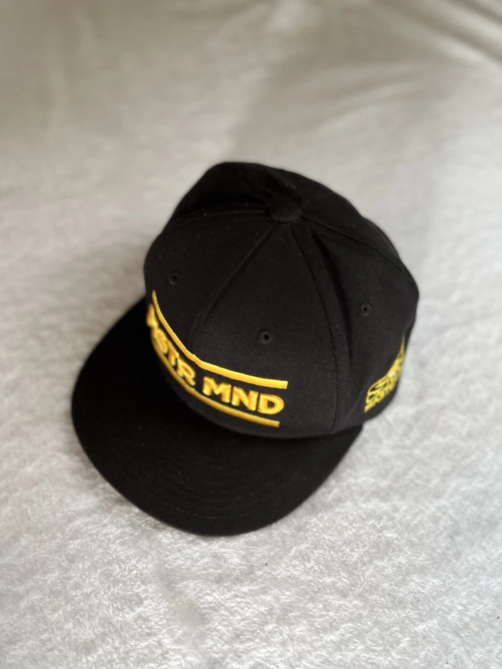 Mastermind 帽子 MSTR MND SOS 黑色黄色刺绣帽可调节 — 第 4/4 张图片