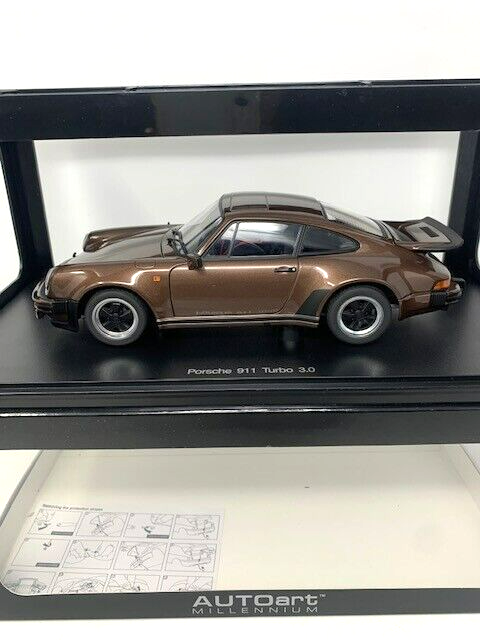 オートアート　ポルシェ911 ターボ 930 AUTOart 1/18 ブラウン Porsche 911 (930) 1976 3.0 Turbo Brown Copper Metallic - AUTOart 1