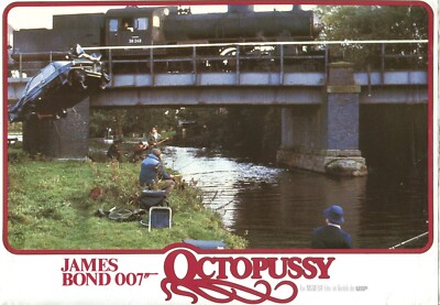 JAMES BOND 007 OCTOPUSSY: 1 Aushangfoto (ROGER MOORE) FSK Nr.18