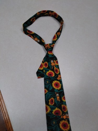 Garfield Paws Addiction Sunflower Men's Necktie - Picture 6 of 8