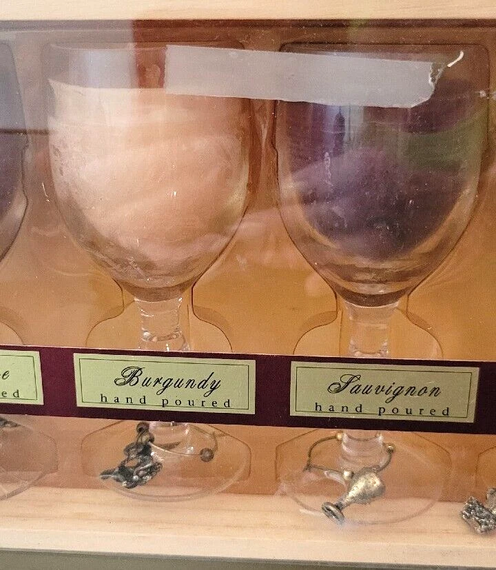 Copas de vino con dijes Chesapeake Bay velas vertidas a mano caja de madera Foto 4 de 4