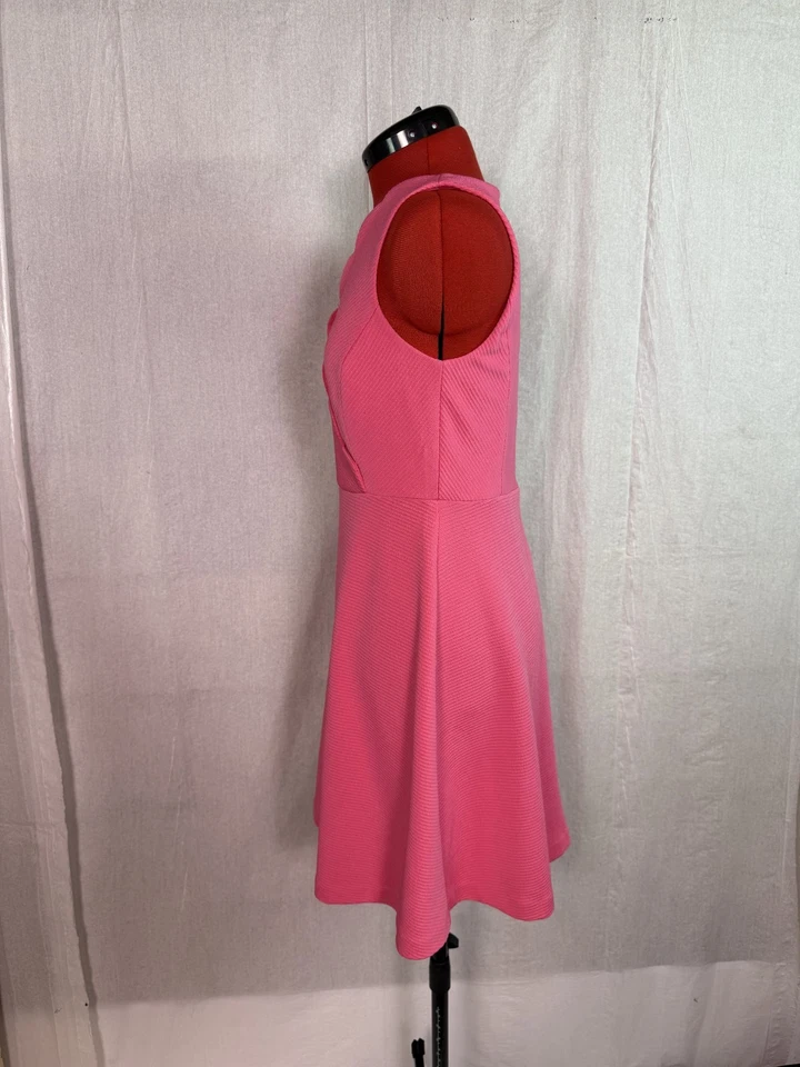 Vestido Corto ELLE Talla 4 Para Mujer Rosa Sin Mangas Sobrepelliz Cuello Vieira D338 Foto 3 de 4