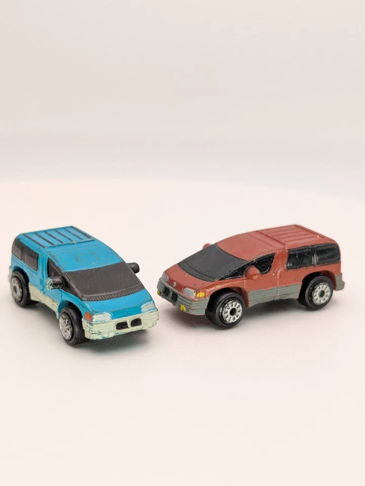 Micro Machines Pontiac Trans Sport Mini Van 1994 LGT Green & Maroon Lot Of 2 - Image 2 of 4