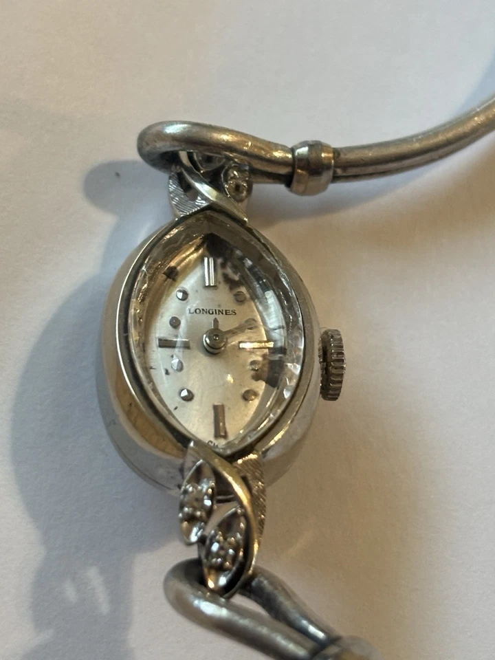 Vintage Longines 14K Gold Ladies Watch Diamond Accents Running Swiss Oval - Image 3 of 4