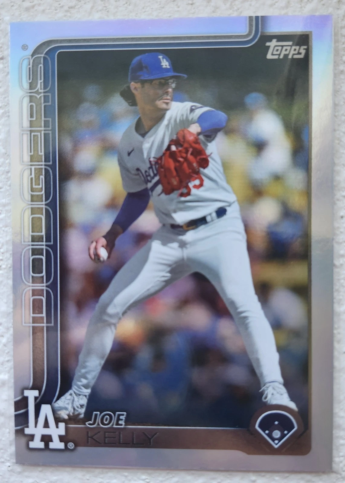 Joe Kelly 2025 Topps Series 2 #575 Rainbow Foil Los Angeles Dodgers