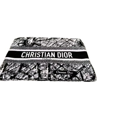 【超美品】Christian Dior パリ地図クッション(箱付き) Amazon.co.jp: DIOR ディオールスキン フォーエヴァー クッション