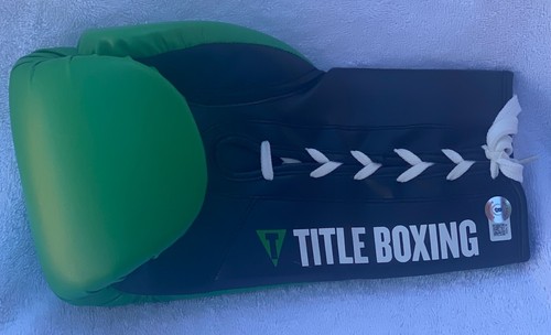 JULIO CESAR CHAVEZ SIGNED AUTO'D WBC TITLE BOXING GLOVE BAS COA WBO CHAMPION MEX - Picture 5 of 6