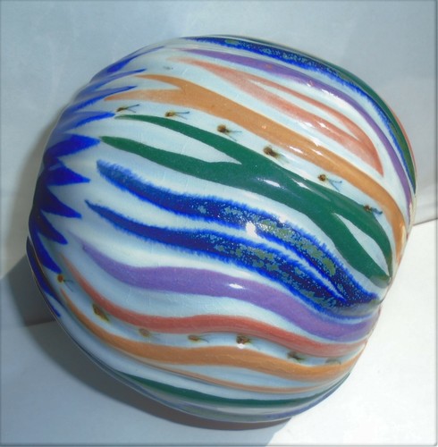 Vtg Retro Studio Art Pottery Multi Color Glaze Vertical Wavy Ribbed Design Vase - Picture 5 of 10