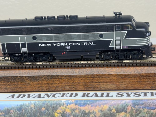 NEW YORK CENTRAL NYC EMD F3A LOCO - DC / DCC Ready " GRAY STRIPE " HO Scale NEW - Picture 8 of 15