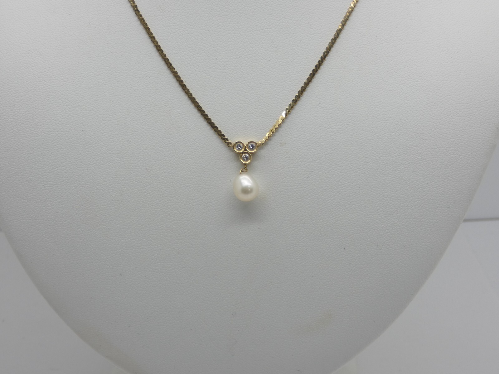 Solid Gold Necklace with 3 Bezel Set Diamonds and… - image 2