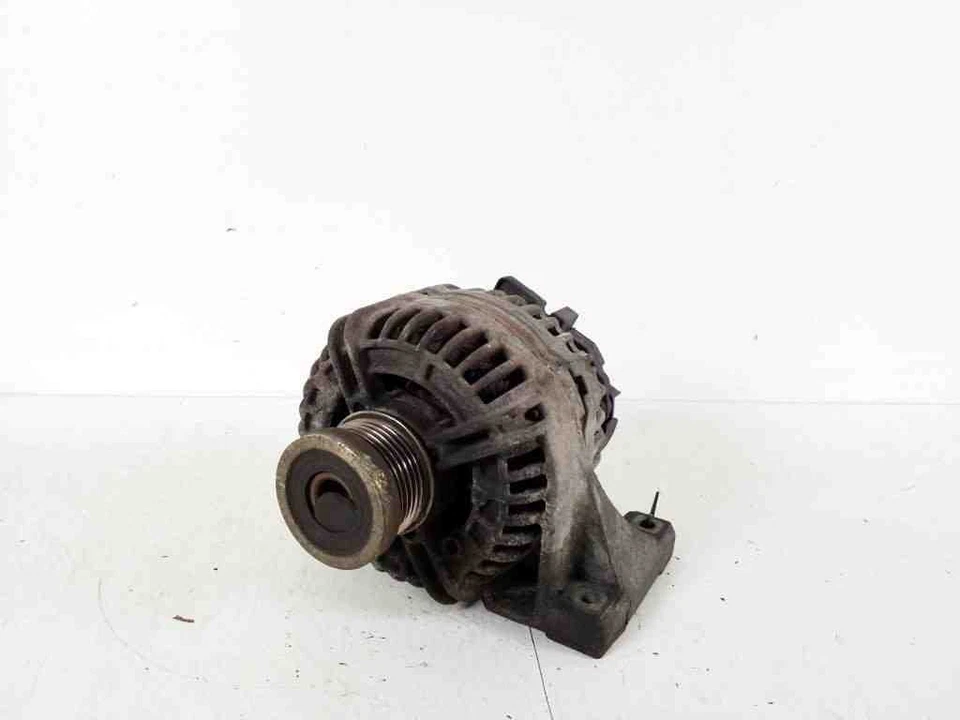 VOLVO V70 II SW Alternateur 30667787 2.40 Petrol 2005 18786351 - Immagine 3 di 4