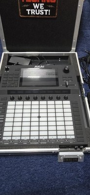 Akai Force fast neu mit Transportkoffer und Zubehör