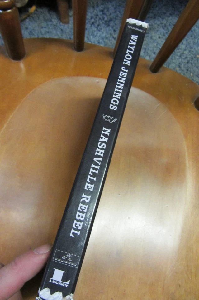 Waylon Jennings Nashville Rebel 4 cd box set 1958 - 1995 - Image 2 of 4