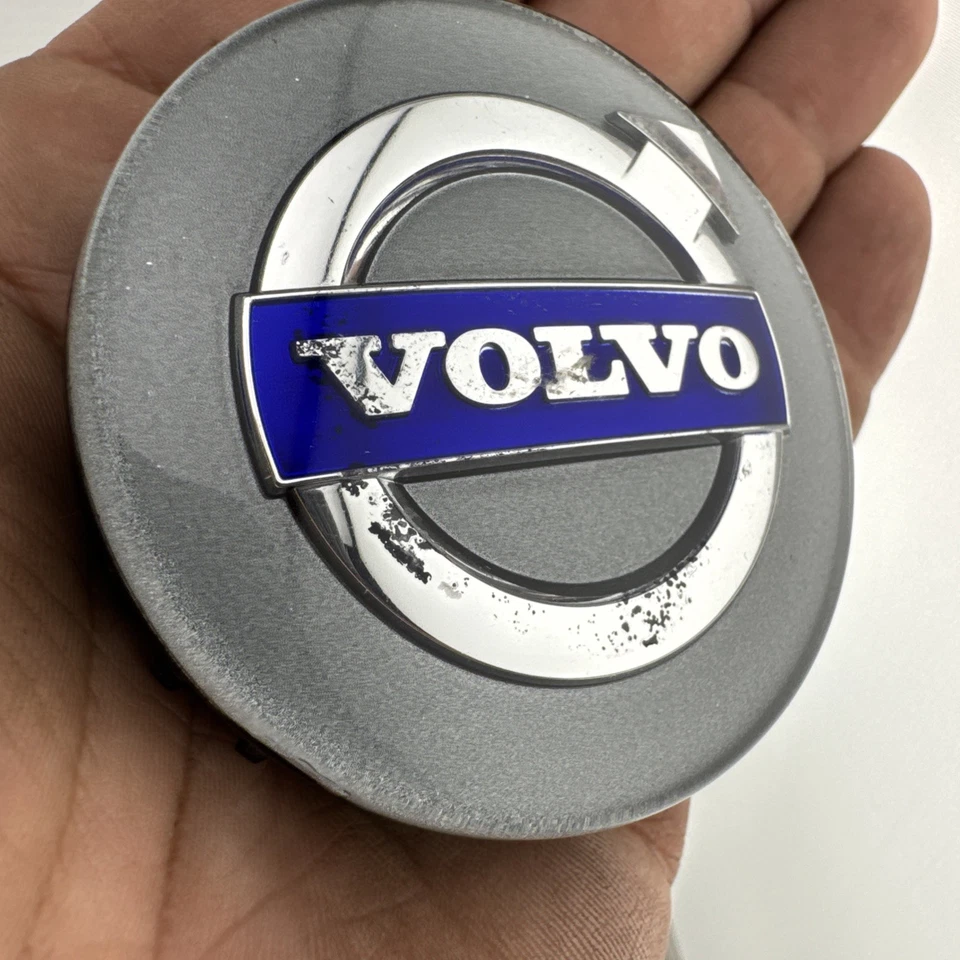 CUBIERTA BUJE TAPA CENTRAL VOLVO V50 V60 V70 XC60 XC70 XC90 p/n 30748052 30666913 Foto 2 de 4