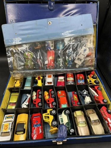 Vintage Matchbox Official Collectors Case W/ Diecast Cars Lot. ML
