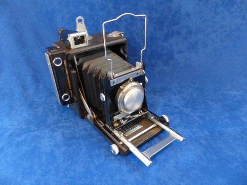 Graflex Speed Graphic 2-1/4 x 3-1/4 camera, working well, very good condition