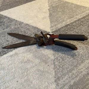 Vintage Hand Grass Shears Farm Decor