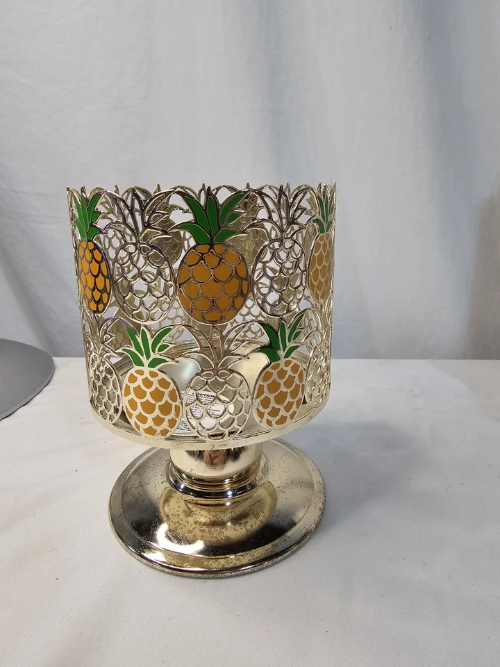 Candelabro pedestal de piña Bath & Body Works - Metal dorado - Soporte de 3 mechas Foto 2 de 4