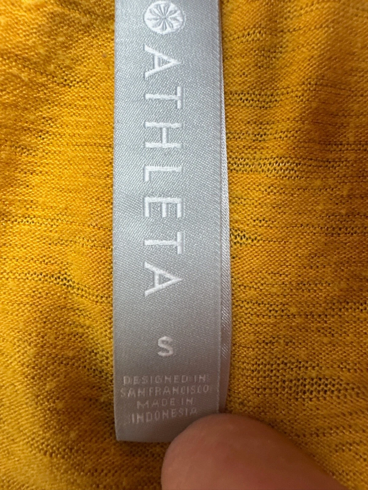 athleta short sleeve v neck basic tee rounded hem shirt