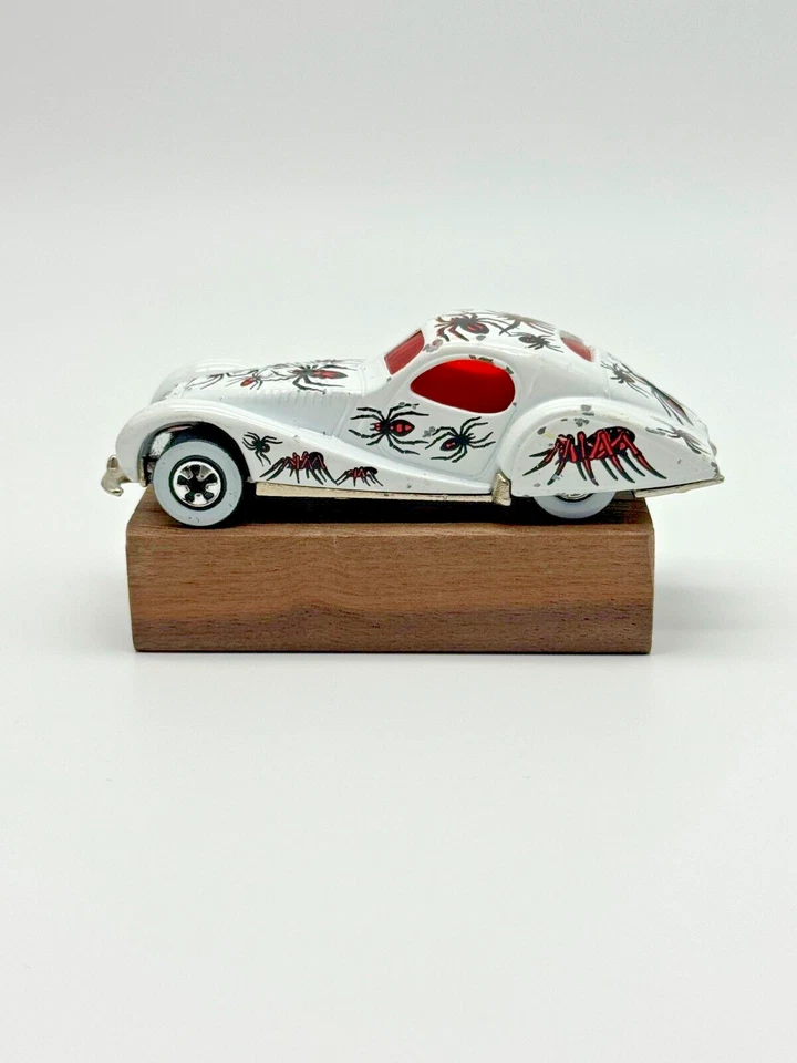 1987 MATTEL HOT WHEELS TATTOO MACHINES WHITE JAGUAR SPLIT "SPIDERIDER" SPIDERS! - Изображение 4 из 4