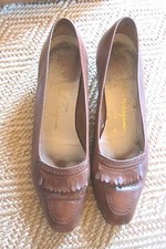 SALVATORE FERRAGAMO Brown Leather Sz 7AA heels Vintage