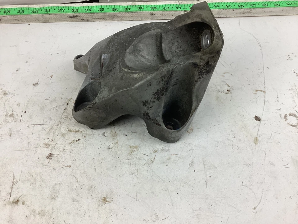 2013-2015 Cadillac ATS Front Left Driver Side Engine Mount Bracket 20841853 OEM. - Image 2 of 4